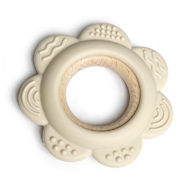 Цветок Телесный на деревянном кольце