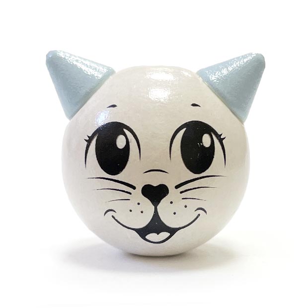 Кошка белая