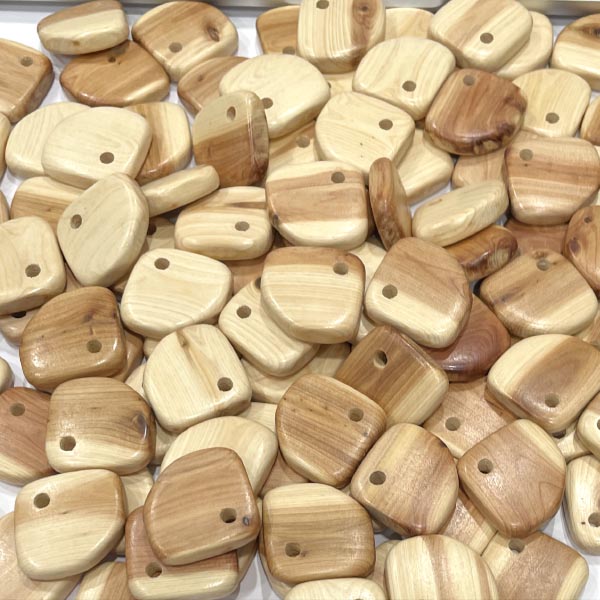 Подвеска фигурная можжевеловая (13133) в интернет-магазине Detkidetki.ru