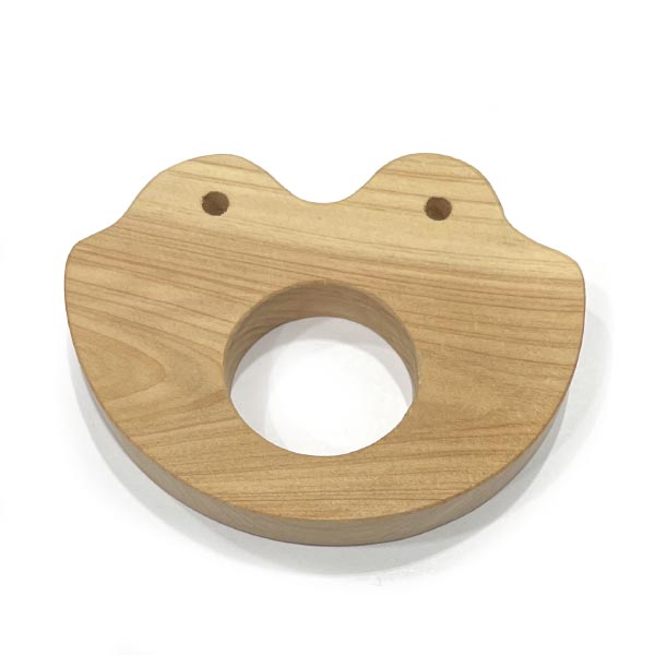 Лягушка из можжевельника