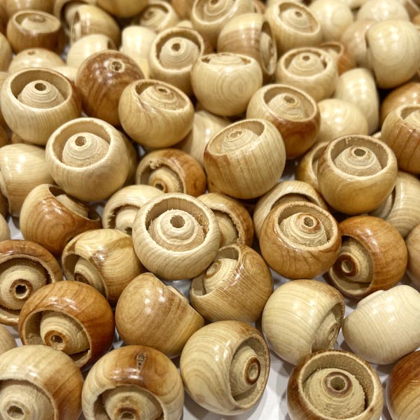 Бусина резная 20 мм (13126) (внутренний D 2 мм)