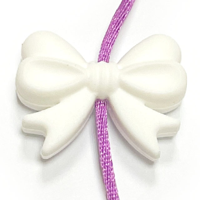 Бантик Белый с ВЕРТИКАЛЬНЫМ ОТВЕРСТИЕМ